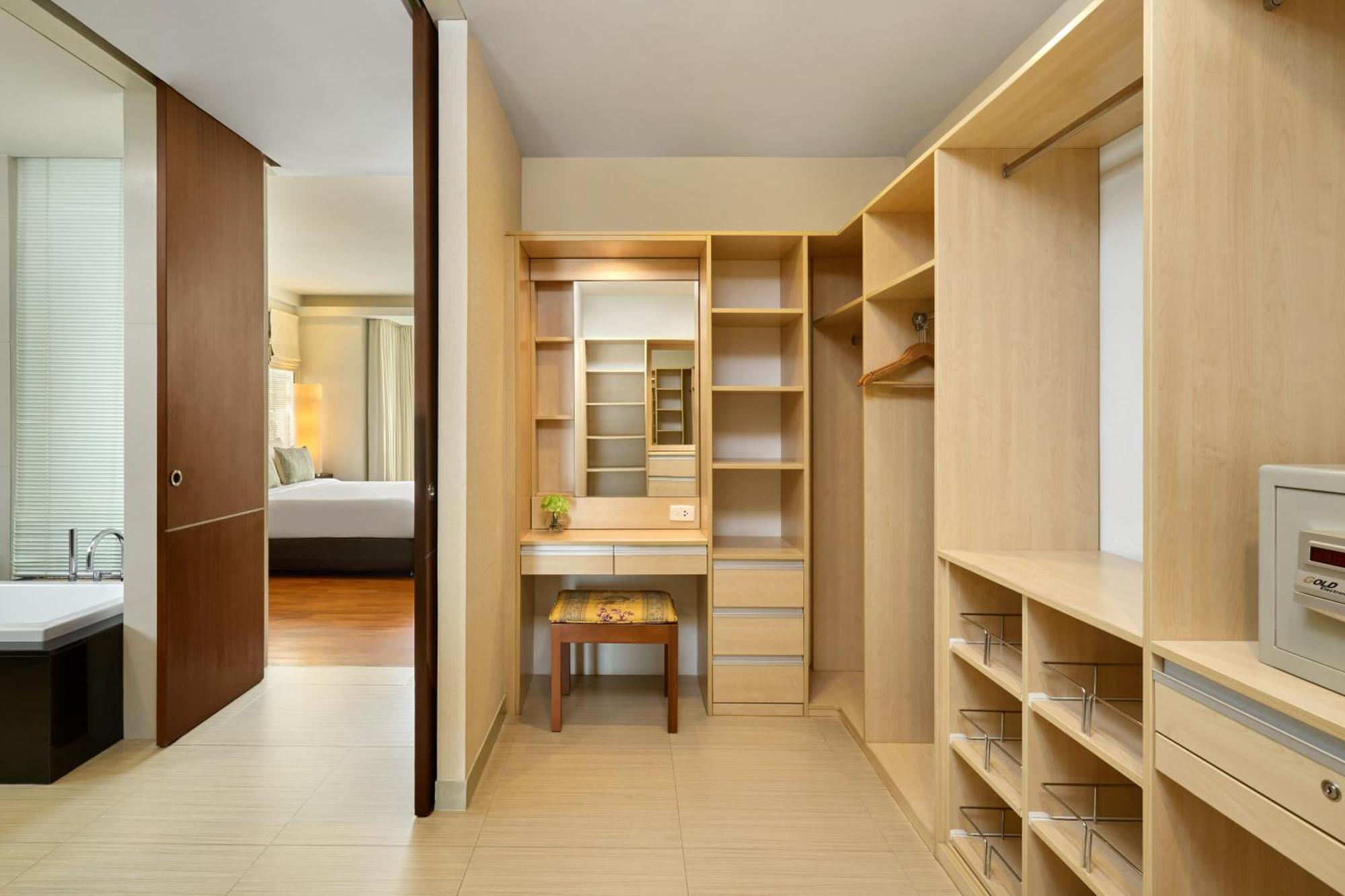 The Park Nine Hotel Srinakarin Bangkok Extérieur photo